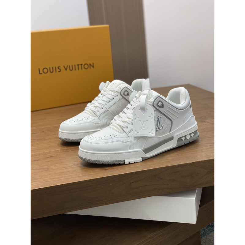 l**is V*t*n sneakers